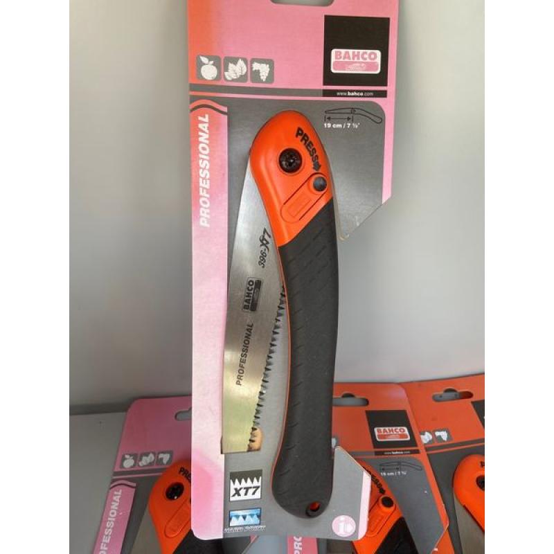 Couteau scie repliable 